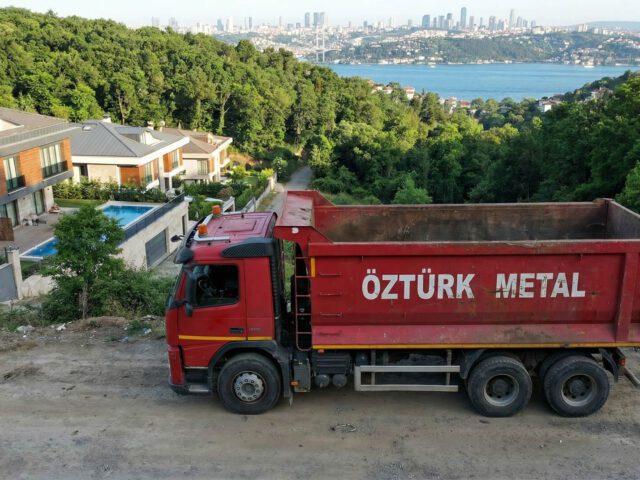 Beykoz hurdacı firması Öztürk Metal Acarkent villa ve Kavacık plaza hurda alım aracı