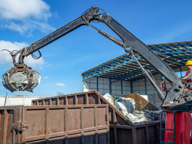 Pendik hurdacı firması Öztürk Metal Tersane ve Kurtköy sanayi hurda alım aracı
