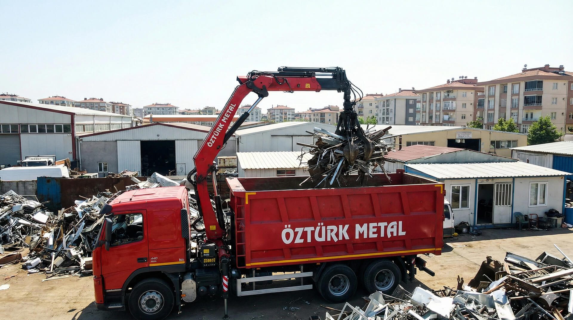 Sancaktepe hurdacı firması Öztürk Metal Sarıgazi ve Yenidoğan hurda alım aracı ve vinçli yükleme